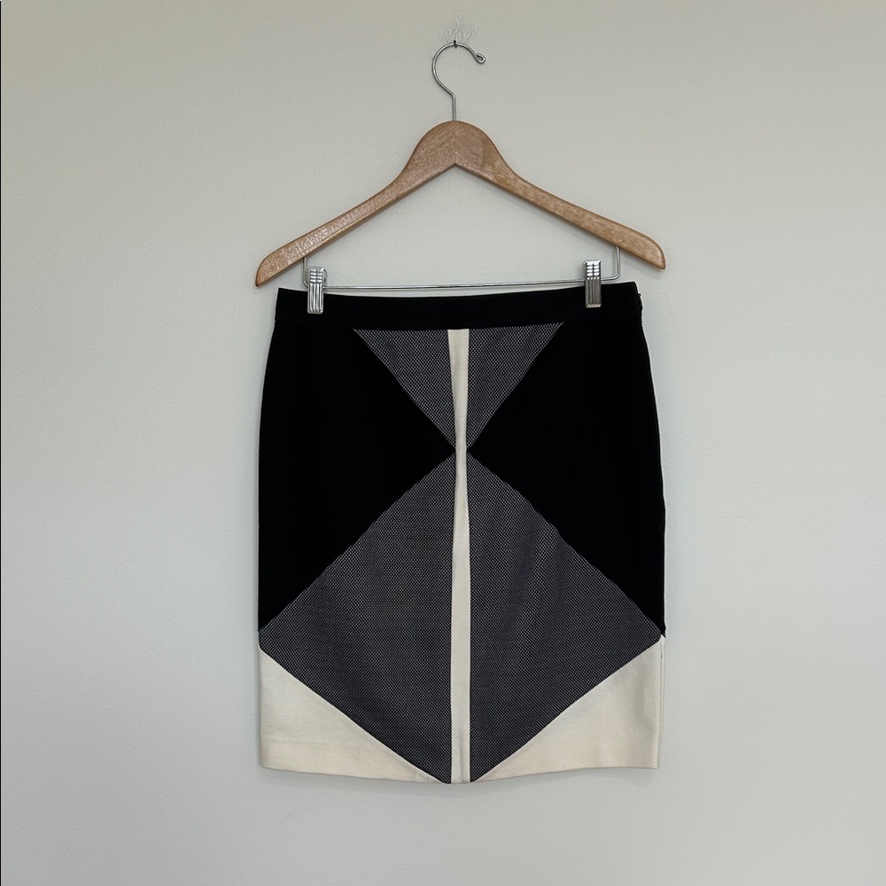 Ann Taylor Ponte Geometric Pencil Skirt in Black,‎ Gray, and Cream Size 10 EUC